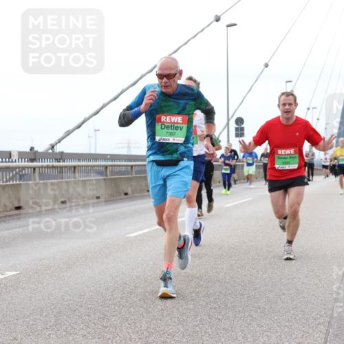 03.10.2025 - Köhlbrandbrückenlauf Lena Gebhardt http://msf.ph/oto/9202009 03.10.2025 15:47:47 Position 2 7397, 9382 meine-sportfotos.de