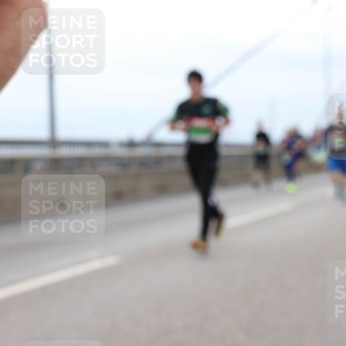 03.10.2025 - Köhlbrandbrückenlauf Lena Gebhardt http://msf.ph/oto/9202024 03.10.2025 15:47:49 Position 2  meine-sportfotos.de