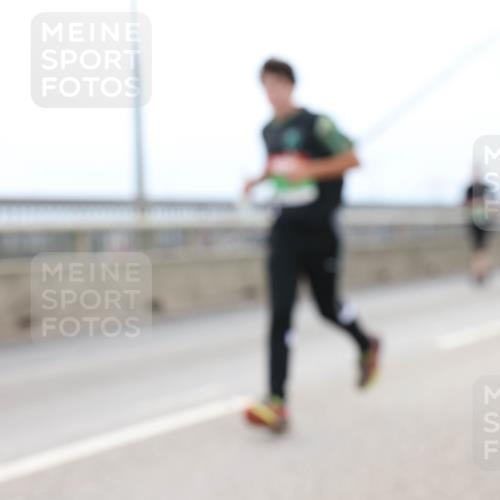03.10.2025 - Köhlbrandbrückenlauf Lena Gebhardt http://msf.ph/oto/9202027 03.10.2025 15:47:49 Position 2  meine-sportfotos.de