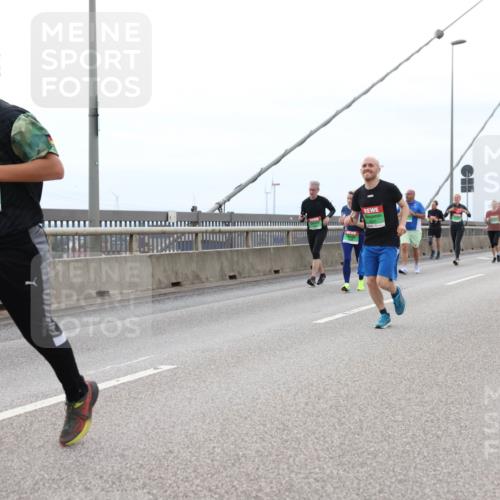 03.10.2025 - Köhlbrandbrückenlauf Lena Gebhardt http://msf.ph/oto/9202032 03.10.2025 15:47:50 Position 2 8501 meine-sportfotos.de