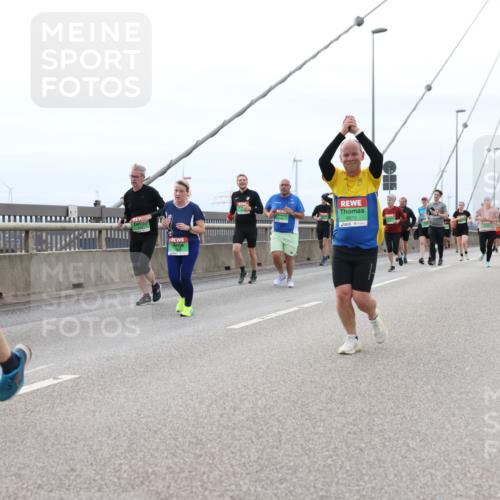 03.10.2025 - Köhlbrandbrückenlauf Lena Gebhardt http://msf.ph/oto/9202039 03.10.2025 15:47:51 Position 2 8873 meine-sportfotos.de