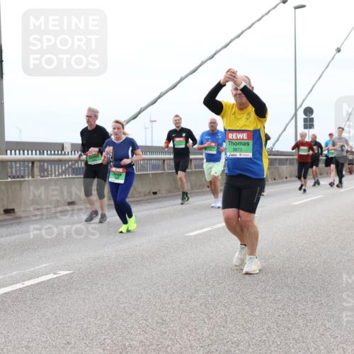 03.10.2025 - Köhlbrandbrückenlauf Lena Gebhardt http://msf.ph/oto/9202041 03.10.2025 15:47:52 Position 2 8873 meine-sportfotos.de