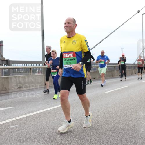 03.10.2025 - Köhlbrandbrückenlauf Lena Gebhardt http://msf.ph/oto/9202045 03.10.2025 15:47:52 Position 2 8873, 850 meine-sportfotos.de