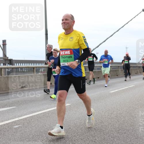 03.10.2025 - Köhlbrandbrückenlauf Lena Gebhardt http://msf.ph/oto/9202046 03.10.2025 15:47:52 Position 2 8873, 850 meine-sportfotos.de