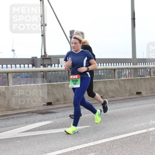 03.10.2025 - Köhlbrandbrückenlauf Lena Gebhardt http://msf.ph/oto/9202051 03.10.2025 15:47:53 Position 2 7606 meine-sportfotos.de