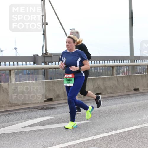 03.10.2025 - Köhlbrandbrückenlauf Lena Gebhardt http://msf.ph/oto/9202052 03.10.2025 15:47:53 Position 2 7606 meine-sportfotos.de