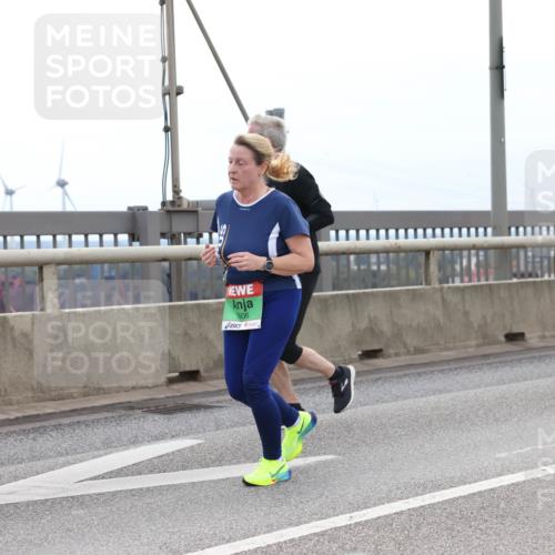 03.10.2025 - Köhlbrandbrückenlauf Lena Gebhardt http://msf.ph/oto/9202053 03.10.2025 15:47:53 Position 2 7506 meine-sportfotos.de
