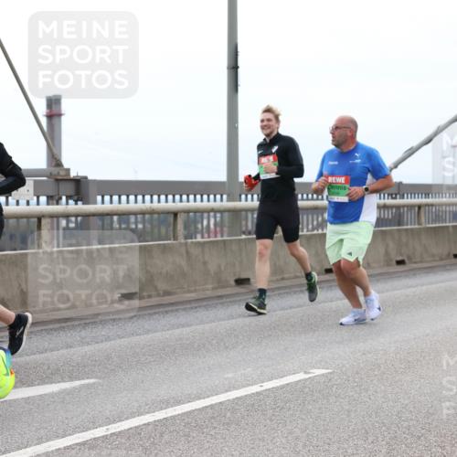 03.10.2025 - Köhlbrandbrückenlauf Lena Gebhardt http://msf.ph/oto/9202055 03.10.2025 15:47:54 Position 2 06, 9482 meine-sportfotos.de