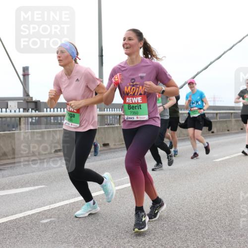 03.10.2025 - Köhlbrandbrückenlauf Lena Gebhardt http://msf.ph/oto/9202078 03.10.2025 15:47:57 Position 2 3144, 6490, 7350 meine-sportfotos.de