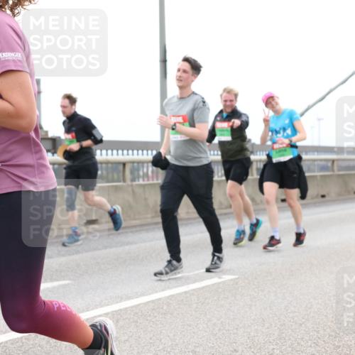 03.10.2025 - Köhlbrandbrückenlauf Lena Gebhardt http://msf.ph/oto/9202082 03.10.2025 15:47:58 Position 2 7350 meine-sportfotos.de