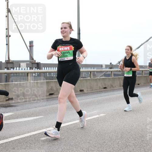 03.10.2025 - Köhlbrandbrückenlauf Lena Gebhardt http://msf.ph/oto/9202089 03.10.2025 15:47:59 Position 2 68, 7358 meine-sportfotos.de