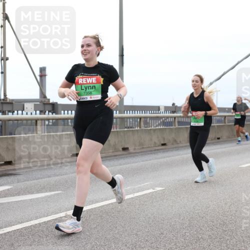 03.10.2025 - Köhlbrandbrückenlauf Lena Gebhardt http://msf.ph/oto/9202090 03.10.2025 15:47:59 Position 2 7358 meine-sportfotos.de