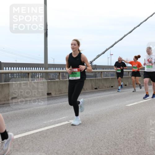 03.10.2025 - Köhlbrandbrückenlauf Lena Gebhardt http://msf.ph/oto/9202091 03.10.2025 15:48:00 Position 2  meine-sportfotos.de