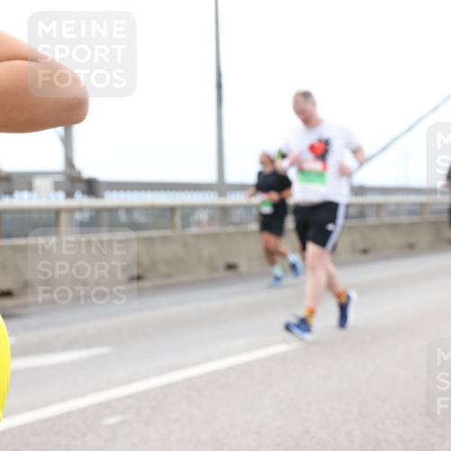 03.10.2025 - Köhlbrandbrückenlauf Lena Gebhardt http://msf.ph/oto/9202109 03.10.2025 15:48:02 Position 2  meine-sportfotos.de