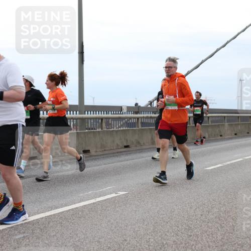 03.10.2025 - Köhlbrandbrückenlauf Lena Gebhardt http://msf.ph/oto/9202114 03.10.2025 15:48:02 Position 2 7633 meine-sportfotos.de