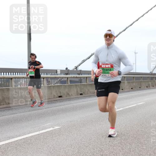 03.10.2025 - Köhlbrandbrückenlauf Lena Gebhardt http://msf.ph/oto/9202128 03.10.2025 15:48:05 Position 2 7126 meine-sportfotos.de