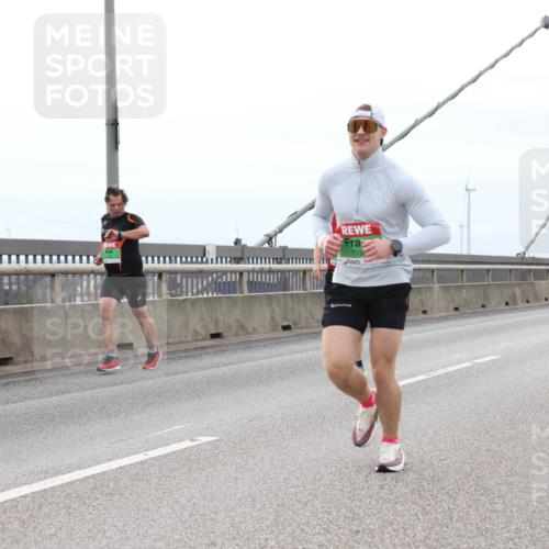 03.10.2025 - Köhlbrandbrückenlauf Lena Gebhardt http://msf.ph/oto/9202129 03.10.2025 15:48:05 Position 2  meine-sportfotos.de