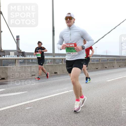 03.10.2025 - Köhlbrandbrückenlauf Lena Gebhardt http://msf.ph/oto/9202133 03.10.2025 15:48:05 Position 2 7126 meine-sportfotos.de
