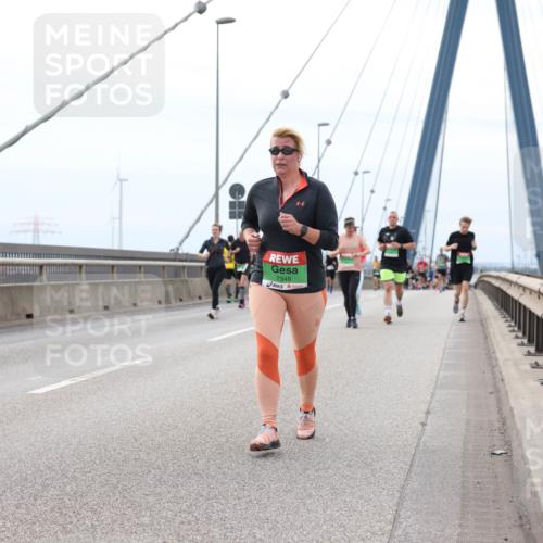 03.10.2025 - Köhlbrandbrückenlauf Lena Gebhardt http://msf.ph/oto/9202143 03.10.2025 15:48:07 Position 2 7348 meine-sportfotos.de