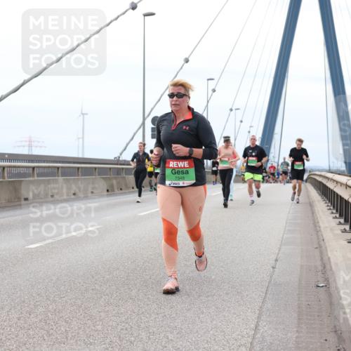 03.10.2025 - Köhlbrandbrückenlauf Lena Gebhardt http://msf.ph/oto/9202145 03.10.2025 15:48:07 Position 2 7348 meine-sportfotos.de