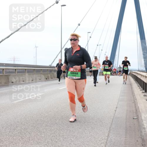 03.10.2025 - Köhlbrandbrückenlauf Lena Gebhardt http://msf.ph/oto/9202146 03.10.2025 15:48:07 Position 2 7348 meine-sportfotos.de