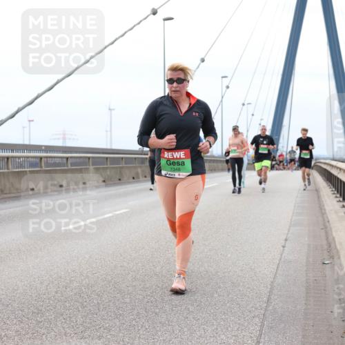 03.10.2025 - Köhlbrandbrückenlauf Lena Gebhardt http://msf.ph/oto/9202147 03.10.2025 15:48:08 Position 2 7348 meine-sportfotos.de