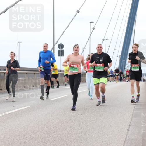03.10.2025 - Köhlbrandbrückenlauf Lena Gebhardt http://msf.ph/oto/9202152 03.10.2025 15:48:10 Position 2 7393, 8096, 9470 meine-sportfotos.de