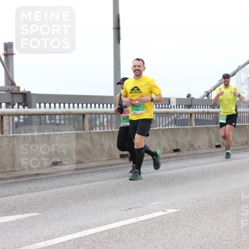 03.10.2025 - Köhlbrandbrückenlauf Lena Gebhardt http://msf.ph/oto/9202186 03.10.2025 15:48:17 Position 2 7903 meine-sportfotos.de