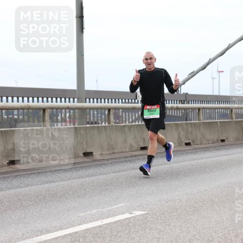 03.10.2025 - Köhlbrandbrückenlauf Lena Gebhardt http://msf.ph/oto/9202203 03.10.2025 15:48:20 Position 2 91, 9300 meine-sportfotos.de