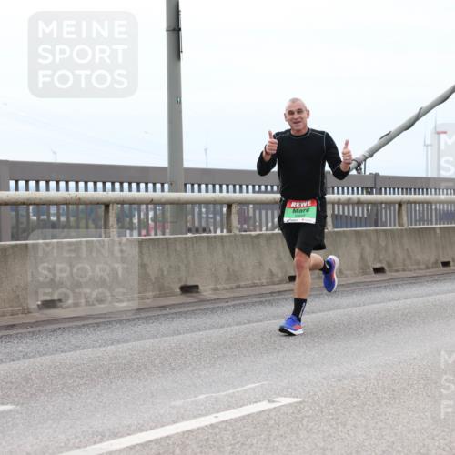 03.10.2025 - Köhlbrandbrückenlauf Lena Gebhardt http://msf.ph/oto/9202204 03.10.2025 15:48:20 Position 2  meine-sportfotos.de