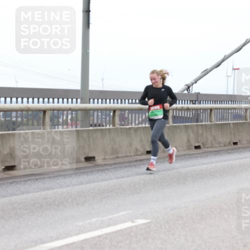 03.10.2025 - Köhlbrandbrückenlauf Lena Gebhardt http://msf.ph/oto/9202213 03.10.2025 15:48:23 Position 2  meine-sportfotos.de