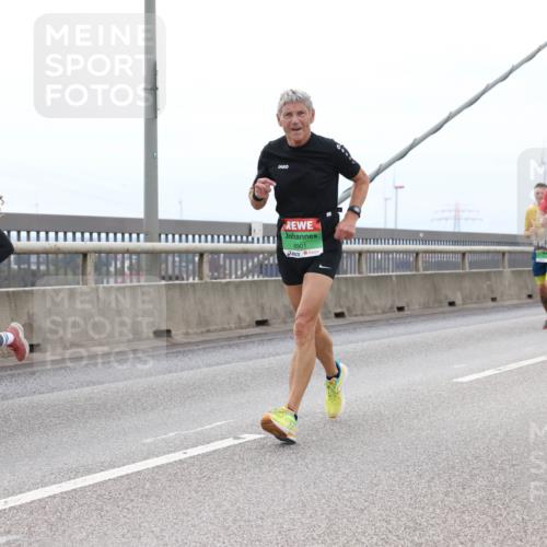 03.10.2025 - Köhlbrandbrückenlauf Lena Gebhardt http://msf.ph/oto/9202219 03.10.2025 15:48:24 Position 2 8901 meine-sportfotos.de