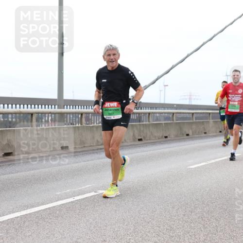 03.10.2025 - Köhlbrandbrückenlauf Lena Gebhardt http://msf.ph/oto/9202221 03.10.2025 15:48:24 Position 2 7135, 8901 meine-sportfotos.de