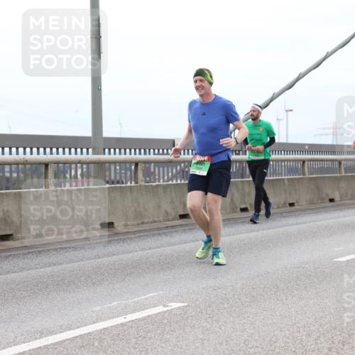 03.10.2025 - Köhlbrandbrückenlauf Lena Gebhardt http://msf.ph/oto/9202241 03.10.2025 15:48:29 Position 2  meine-sportfotos.de
