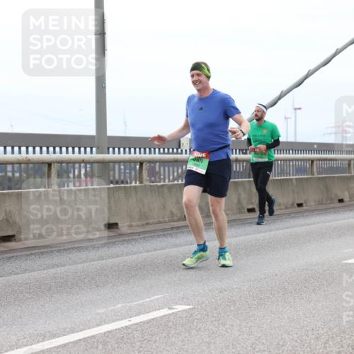 03.10.2025 - Köhlbrandbrückenlauf Lena Gebhardt http://msf.ph/oto/9202242 03.10.2025 15:48:29 Position 2 7369 meine-sportfotos.de