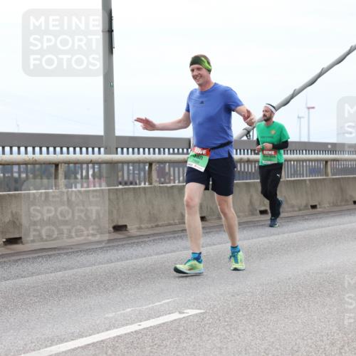03.10.2025 - Köhlbrandbrückenlauf Lena Gebhardt http://msf.ph/oto/9202243 03.10.2025 15:48:29 Position 2 7369 meine-sportfotos.de
