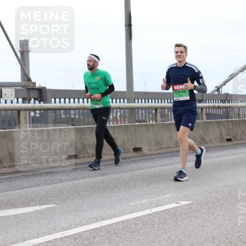 03.10.2025 - Köhlbrandbrückenlauf Lena Gebhardt http://msf.ph/oto/9202254 03.10.2025 15:48:31 Position 2 7159, 7321 meine-sportfotos.de