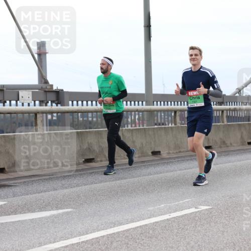 03.10.2025 - Köhlbrandbrückenlauf Lena Gebhardt http://msf.ph/oto/9202255 03.10.2025 15:48:31 Position 2 2085, 7159, 7321 meine-sportfotos.de