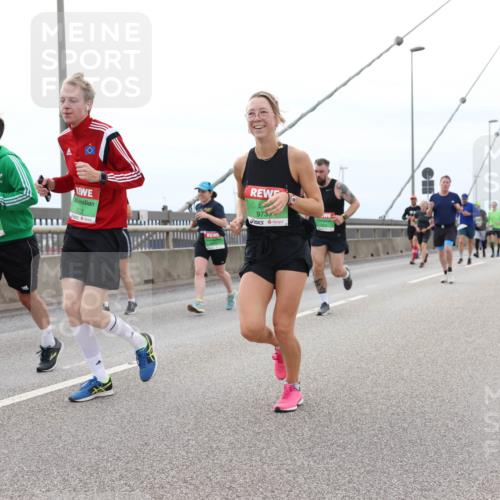 03.10.2025 - Köhlbrandbrückenlauf Lena Gebhardt http://msf.ph/oto/9202269 03.10.2025 15:48:33 Position 2 973 meine-sportfotos.de