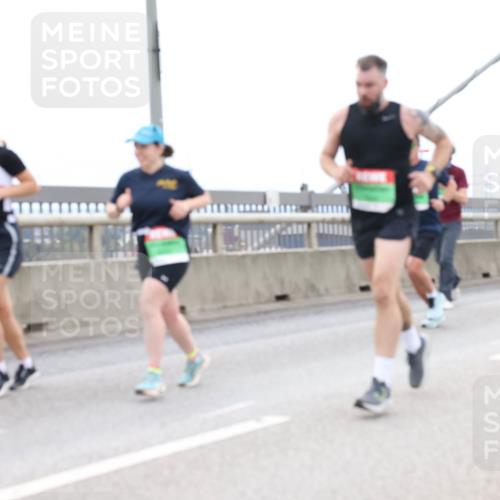 03.10.2025 - Köhlbrandbrückenlauf Lena Gebhardt http://msf.ph/oto/9202274 03.10.2025 15:48:34 Position 2  meine-sportfotos.de