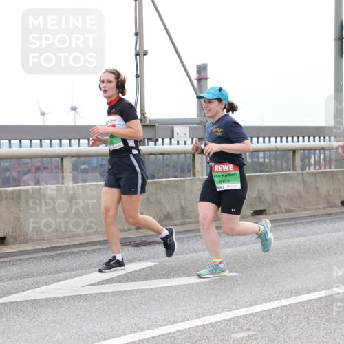 03.10.2025 - Köhlbrandbrückenlauf Lena Gebhardt http://msf.ph/oto/9202277 03.10.2025 15:48:35 Position 2 7624, 8123 meine-sportfotos.de