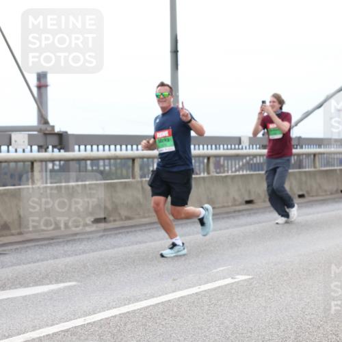 03.10.2025 - Köhlbrandbrückenlauf Lena Gebhardt http://msf.ph/oto/9202285 03.10.2025 15:48:36 Position 2  meine-sportfotos.de