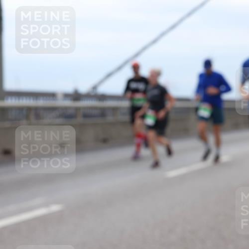 03.10.2025 - Köhlbrandbrückenlauf Lena Gebhardt http://msf.ph/oto/9202292 03.10.2025 15:48:37 Position 2  meine-sportfotos.de