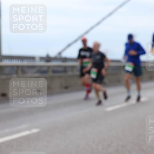 03.10.2025 - Köhlbrandbrückenlauf Lena Gebhardt http://msf.ph/oto/9202293 03.10.2025 15:48:37 Position 2  meine-sportfotos.de