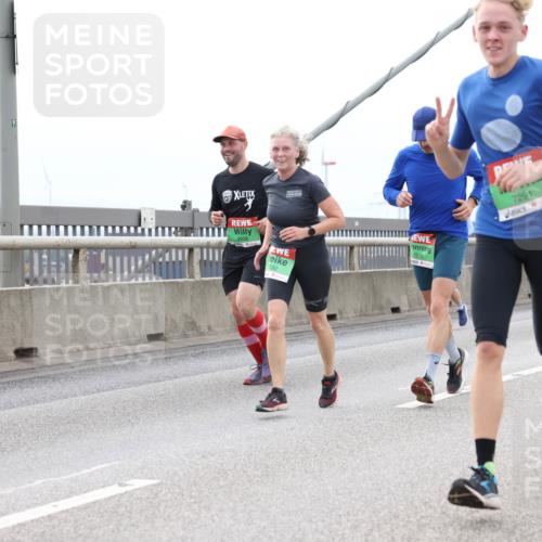 03.10.2025 - Köhlbrandbrückenlauf Lena Gebhardt http://msf.ph/oto/9202296 03.10.2025 15:48:38 Position 2 91, 8938, 592, 7626, 7291 meine-sportfotos.de