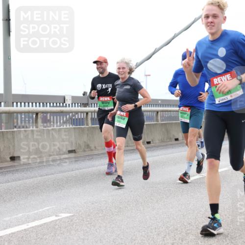 03.10.2025 - Köhlbrandbrückenlauf Lena Gebhardt http://msf.ph/oto/9202297 03.10.2025 15:48:38 Position 2 91, 7592, 291 meine-sportfotos.de