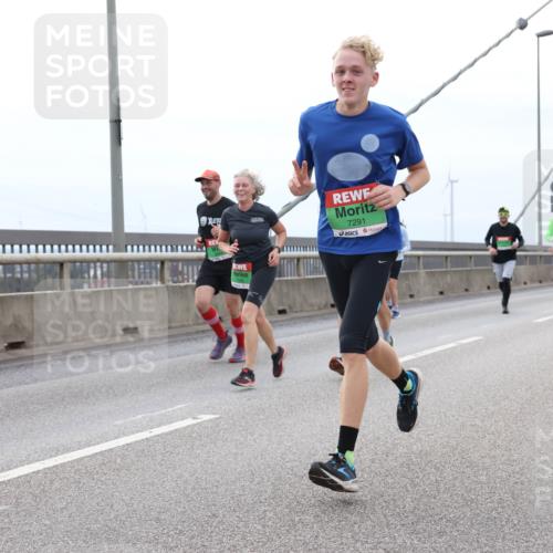 03.10.2025 - Köhlbrandbrückenlauf Lena Gebhardt http://msf.ph/oto/9202298 03.10.2025 15:48:38 Position 2 7291 meine-sportfotos.de