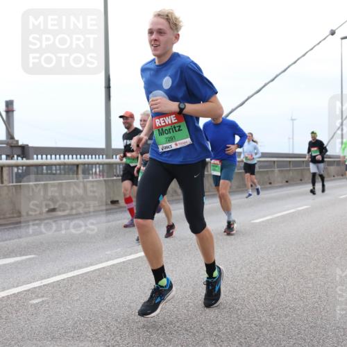 03.10.2025 - Köhlbrandbrückenlauf Lena Gebhardt http://msf.ph/oto/9202300 03.10.2025 15:48:38 Position 2 7291 meine-sportfotos.de