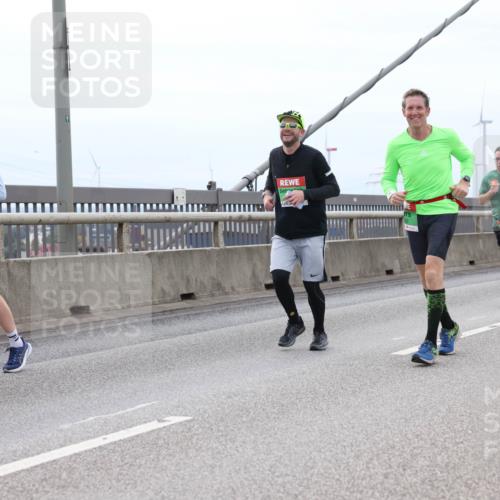03.10.2025 - Köhlbrandbrückenlauf Lena Gebhardt http://msf.ph/oto/9202312 03.10.2025 15:48:41 Position 2  meine-sportfotos.de