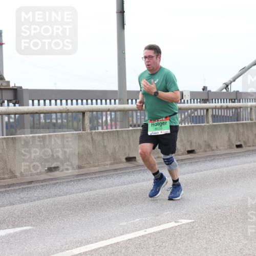 03.10.2025 - Köhlbrandbrückenlauf Lena Gebhardt http://msf.ph/oto/9202322 03.10.2025 15:48:44 Position 2 9033 meine-sportfotos.de